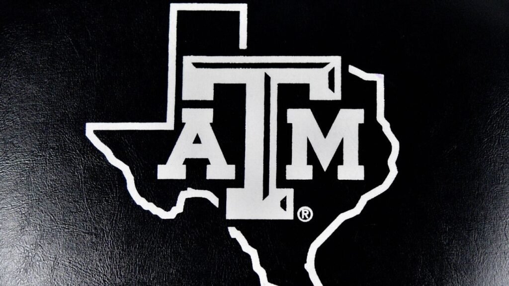 Texas A&M gives AD Alberts six-year extension