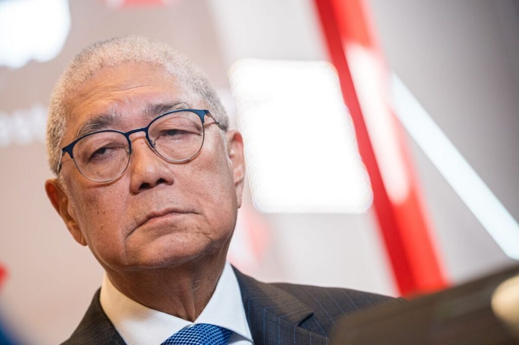 Philippines Mulls Rate Cut to Spur Demand as Scandal Hits Growth