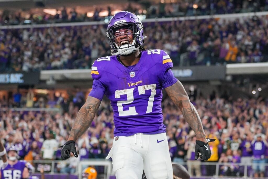 Seahawks add RB Cam Akers; S Quandre Diggs returns