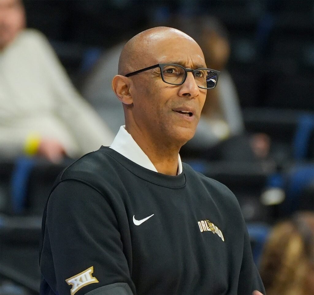 UCF rallies past upset-minded Quinnipiac, 102-91