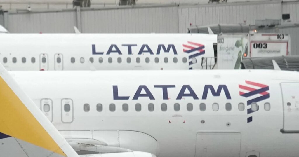 Trump: Venezuelan airspace should be deemed 'closed'