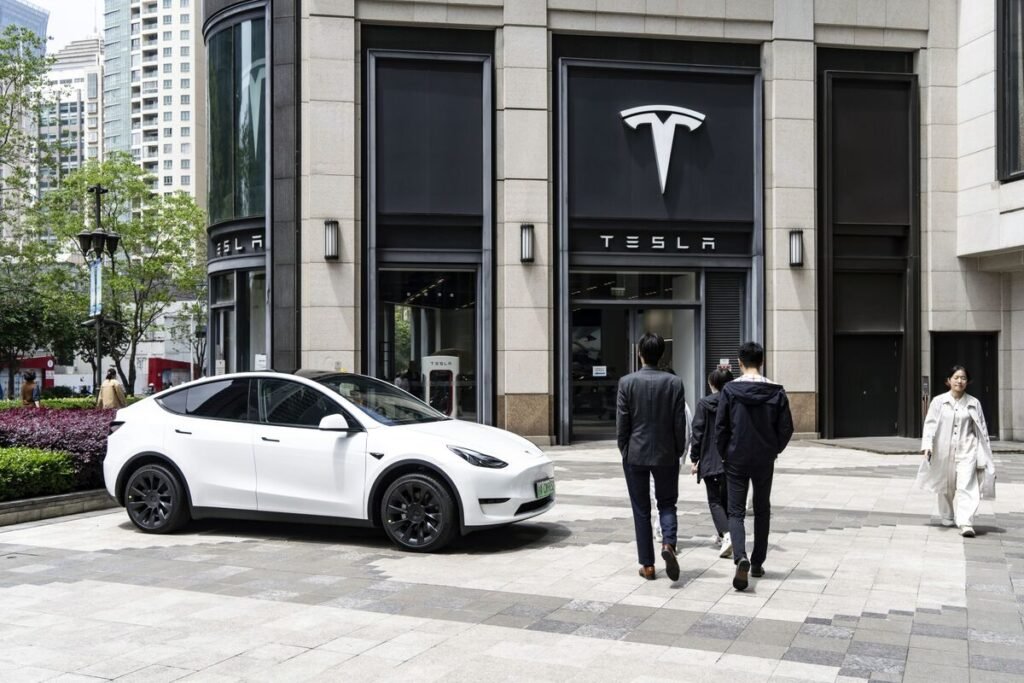 Tesla China Shipments Rise for Just the Third Time This Year