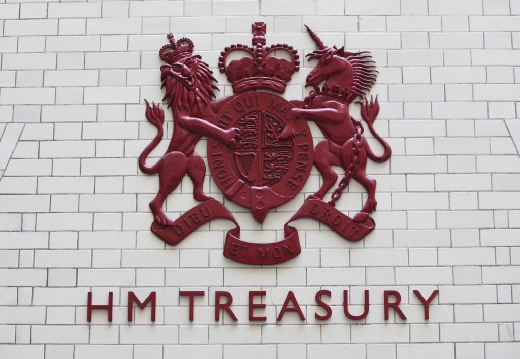 UK’s Troubled OBR Complained to Treasury About Budget Leaks