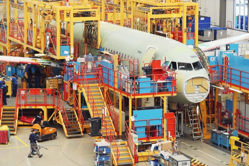 Airbus Cuts Delivery Target on Panel Issues With Popular Jet