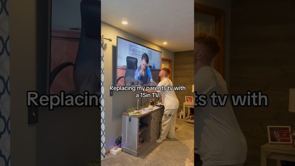 Replacing My Parents Tv With A 15in TV
