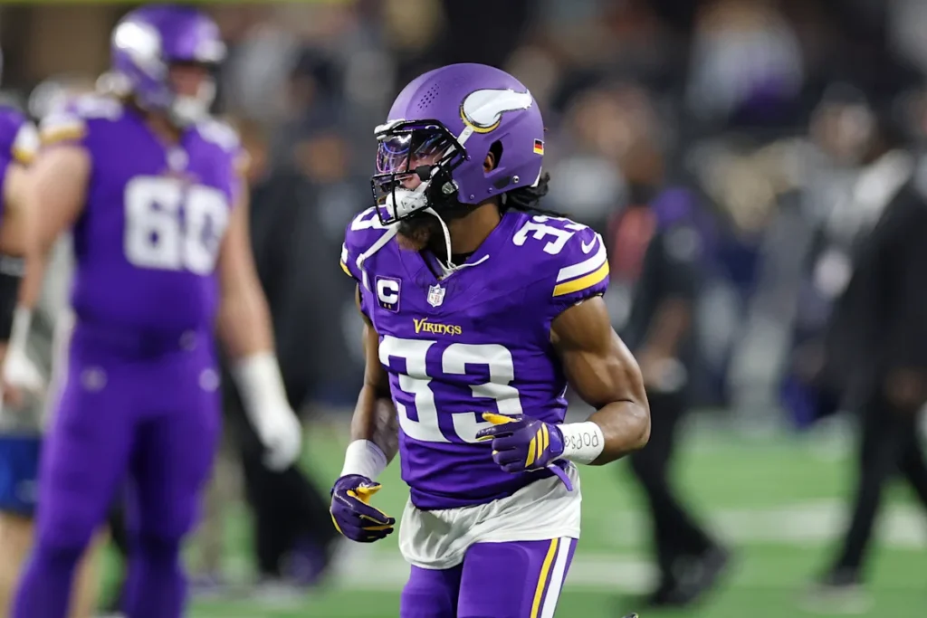 Aaron Jones injury: Vikings RB questionable to return in Week 16 vs. Giants