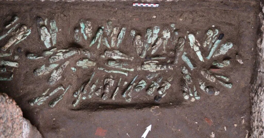 Treasure trove found in Egyptian tomb solves ancient mystery Treasure trove found in Egyptian tomb solves ancient mystery