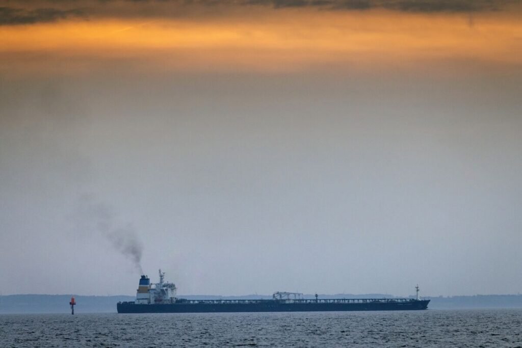 Russian Crude Cargoes Pile Up on Tankers as Deliveries Falter