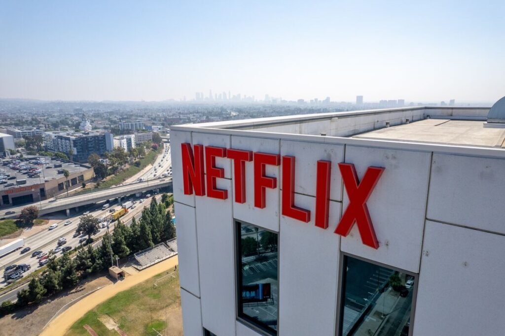 Netflix Weighs Amending Warner Bros. Bid to Make It All Cash