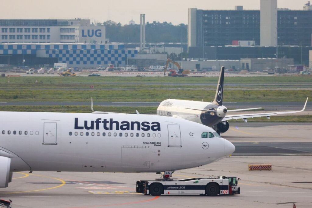 German Ruling SPD Chides Lufthansa for Deal With Musk’s Starlink