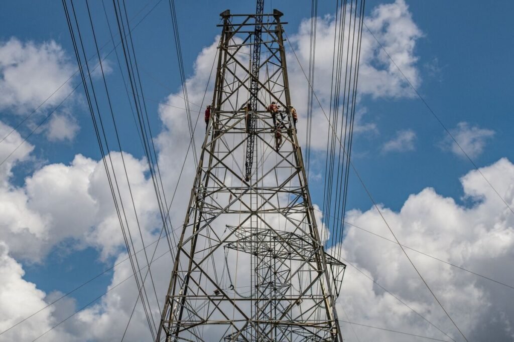 Malaysian Utility to Carry Electricity From Laos to Singapore
