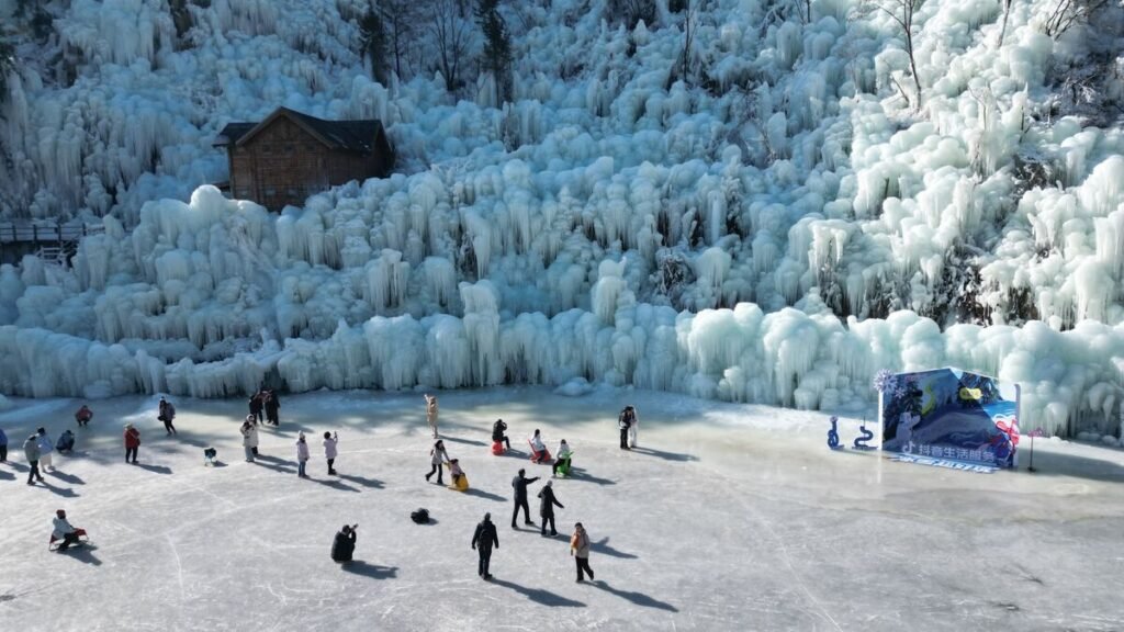 Cold Snap to Test Asia Weather Records as Temperatures Dive