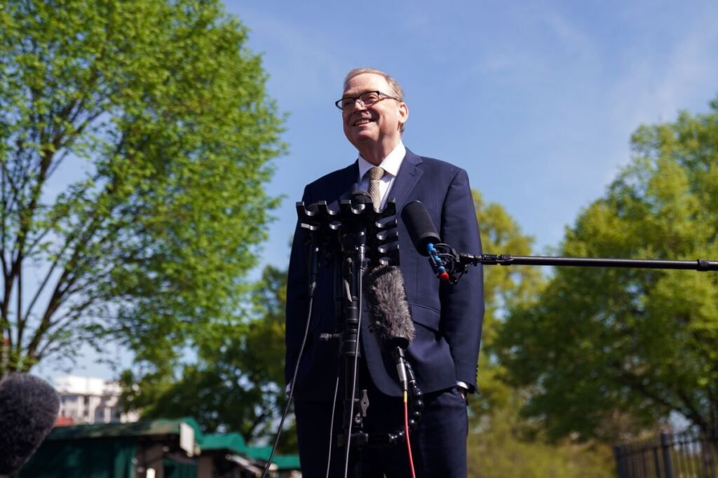 Trump Voices Reluctance at Nominating Hassett as Fed Chair