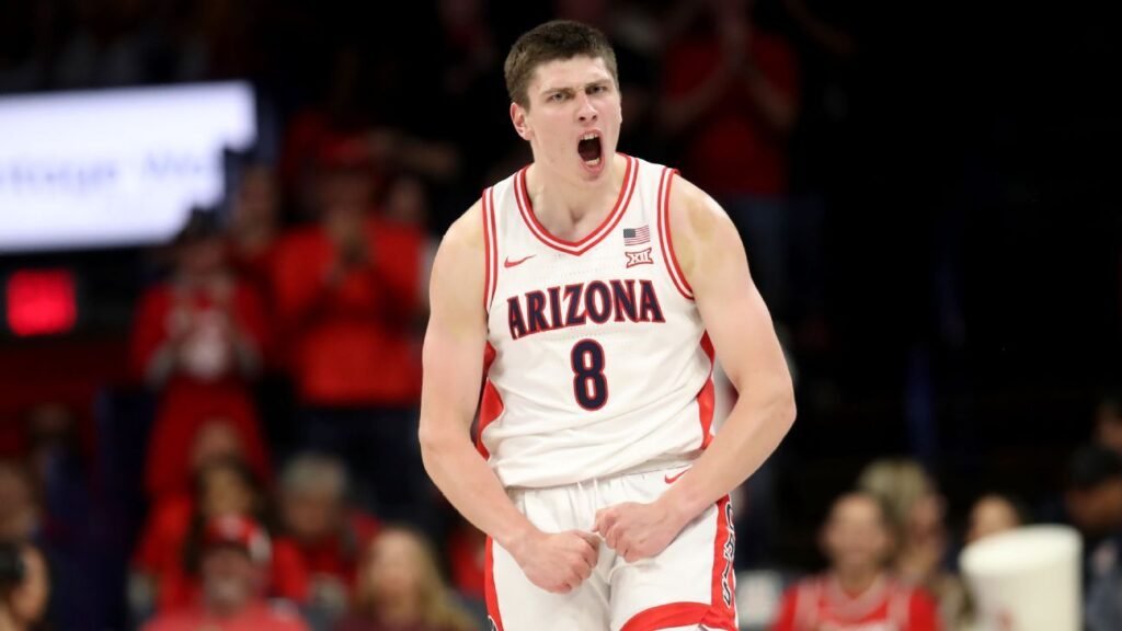 Men's AP Top 25 poll reaction: Arizona solidifies spot, Kansas returns
