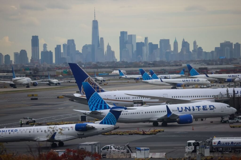 United Air Beats Wall Street Estimates on Strong Premium Demand