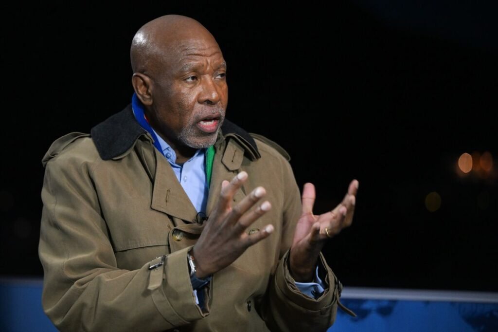 South Africa Central Bank Chief Favors Ending Use of Prime Rate