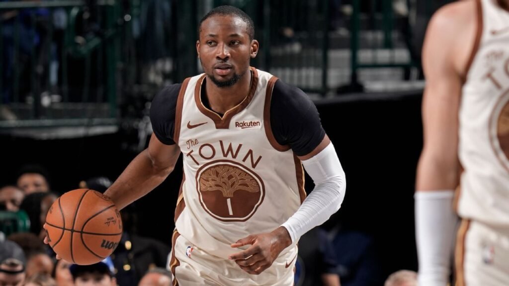 Kuminga injures knee, ankle; holding off on MRI