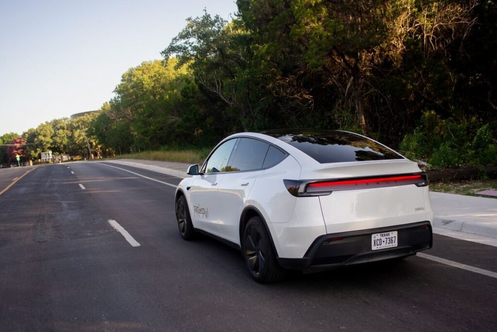 Tesla Robotaxi Rides Without Safety Monitors Begin