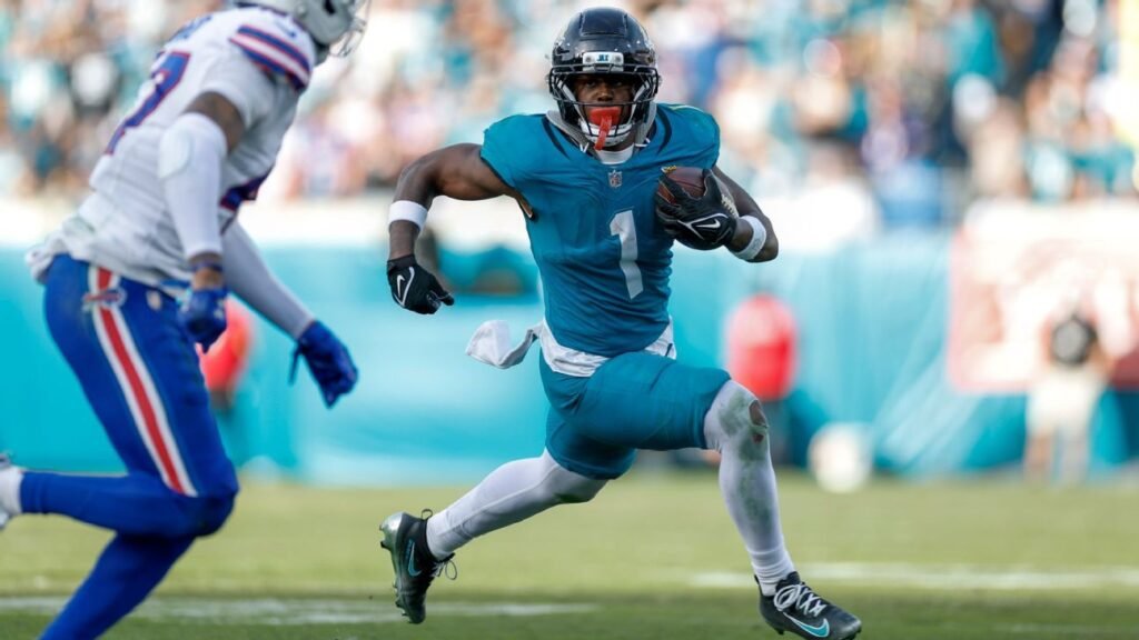 Jaguars' five biggest decisions to make this offseason: Will Etienne Jr. return? Jaguars' five biggest decisions to make this offseason: Will Etienne Jr. return?