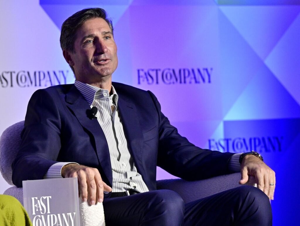 Starbucks Removes $250,000-a-Year Cap for CEO’s Private Jet Use