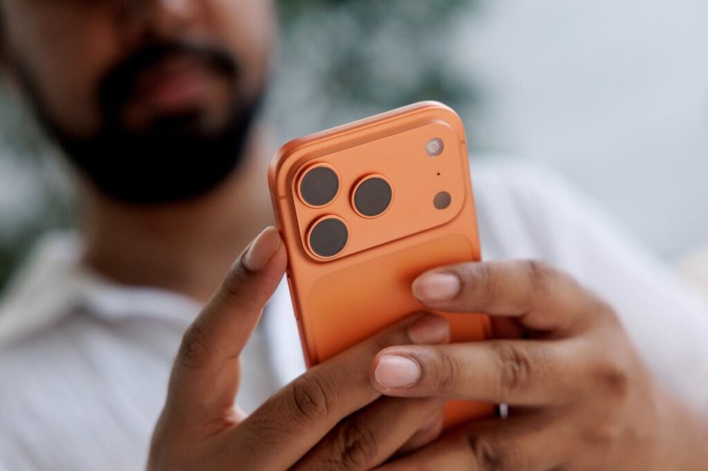 Apple Buys Israeli AI Startup That Interprets Facial Movements