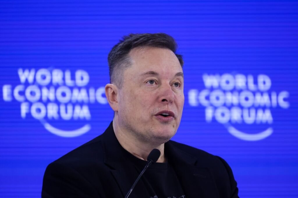 Elon Musk’s SpaceX Said to Consider Merger With Tesla or xAI