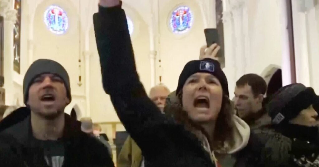 Pentagon orders troops to prepare for possible Minnesota deployment