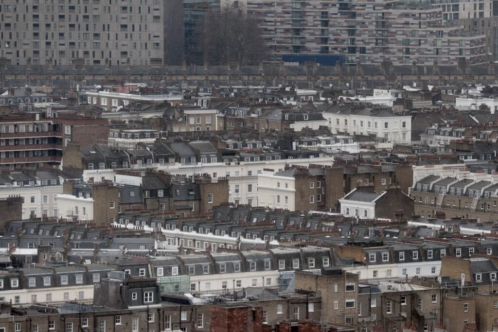 Ground rents to be capped at £250 for leaseholders to end spiralling bills