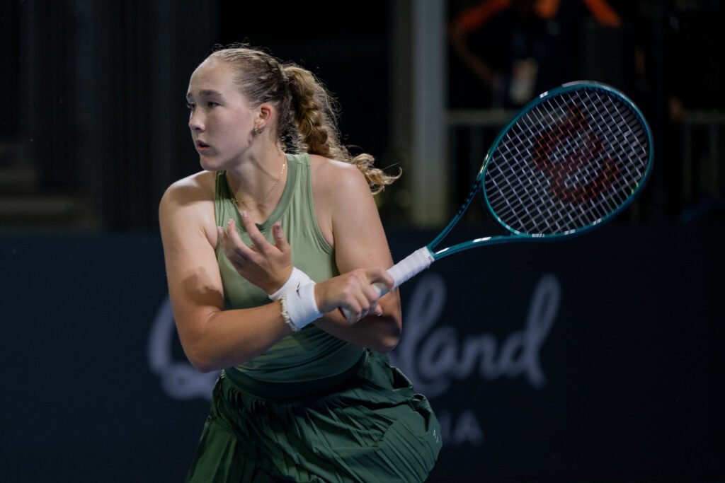 Andreeva saves match points, Kostyuk stuns Anisimova in Brisbane