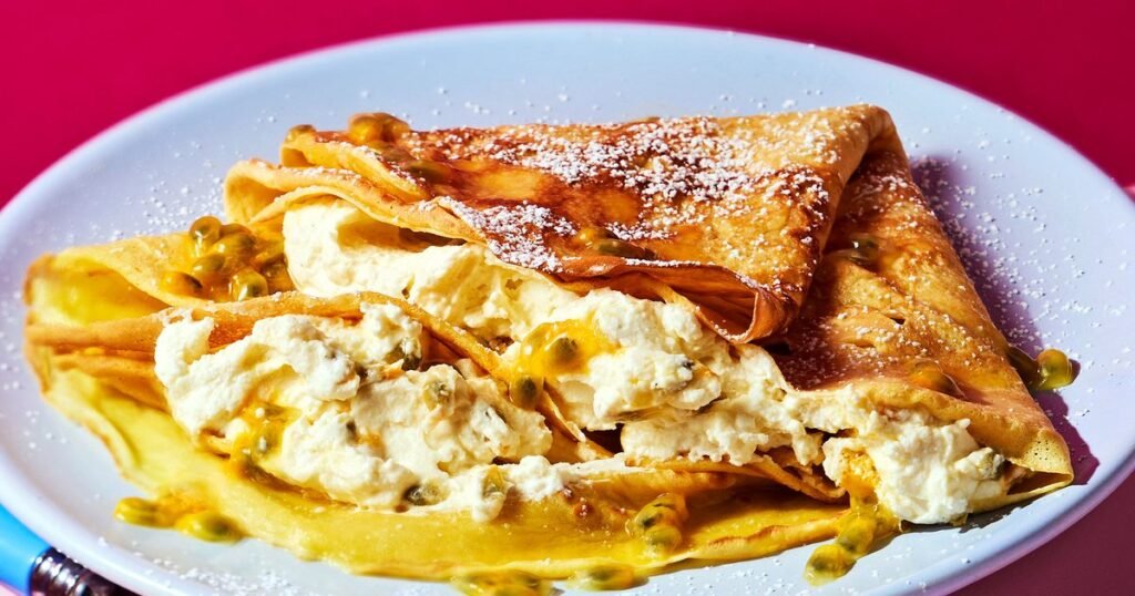 Passion fruit & vanilla mascarpone crêpes