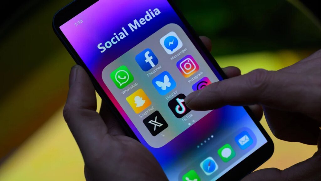 Threads has overtaken X in daily users, but only on mobile