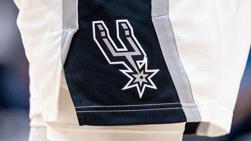 Storm grounds Spurs; Magic game Sun. delayed