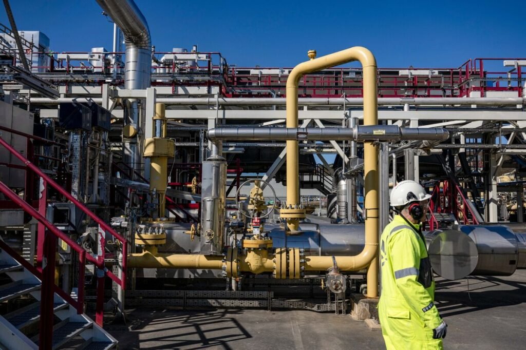 Equinor Quarterly Earnings Decline as Oil Prices Slide