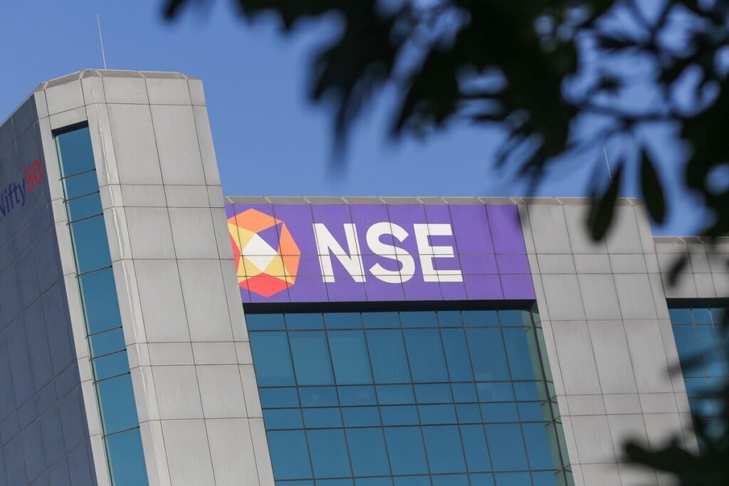 Indian Founders Slash Holdings to All-Time Low as Funds Stay Bullish