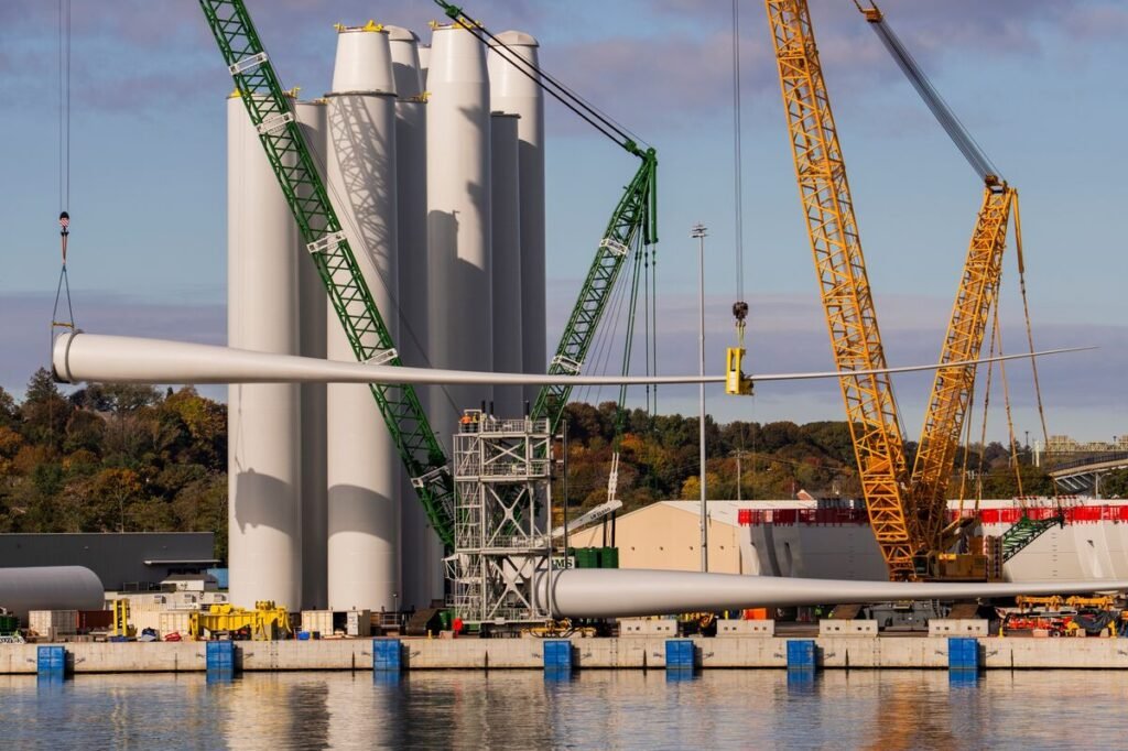 Orsted Plans to Reinstate Dividend Even After Profit Misses