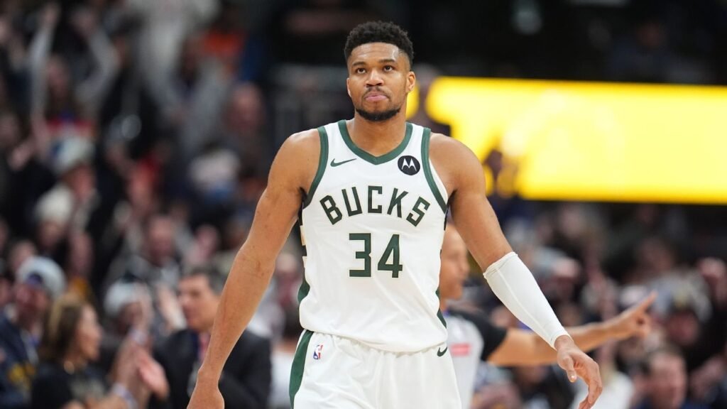 Bucks keep Giannis, who alludes to not leaving