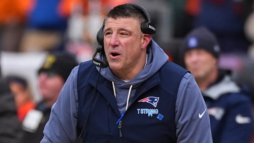Mike Vrabel wins Coach of Year after historic Patriots turnaround ahead of Super Bowl LX